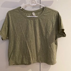 Lululemon cropped t shirt